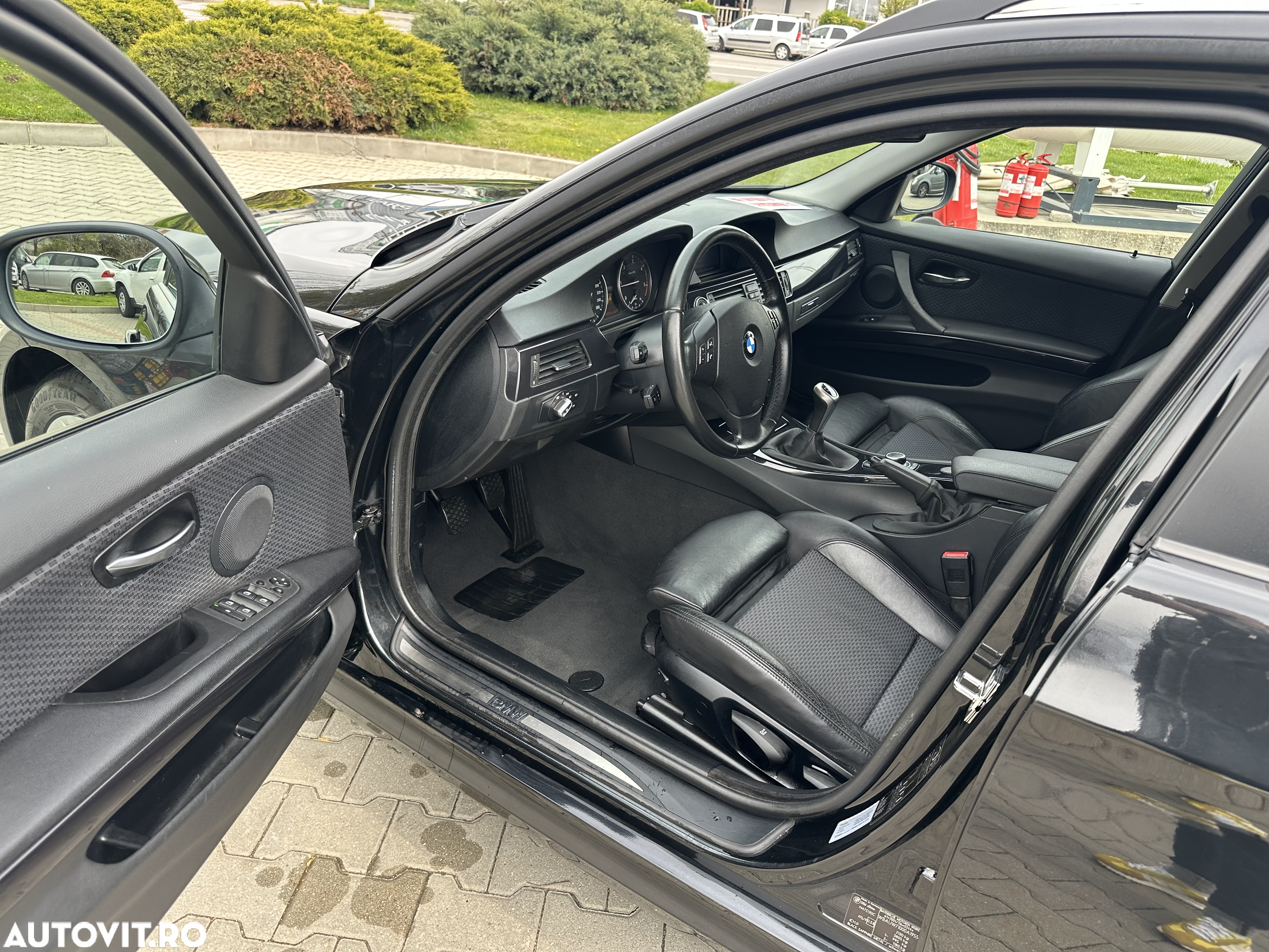 BMW Seria 3 320d xDrive DPF Touring - 11