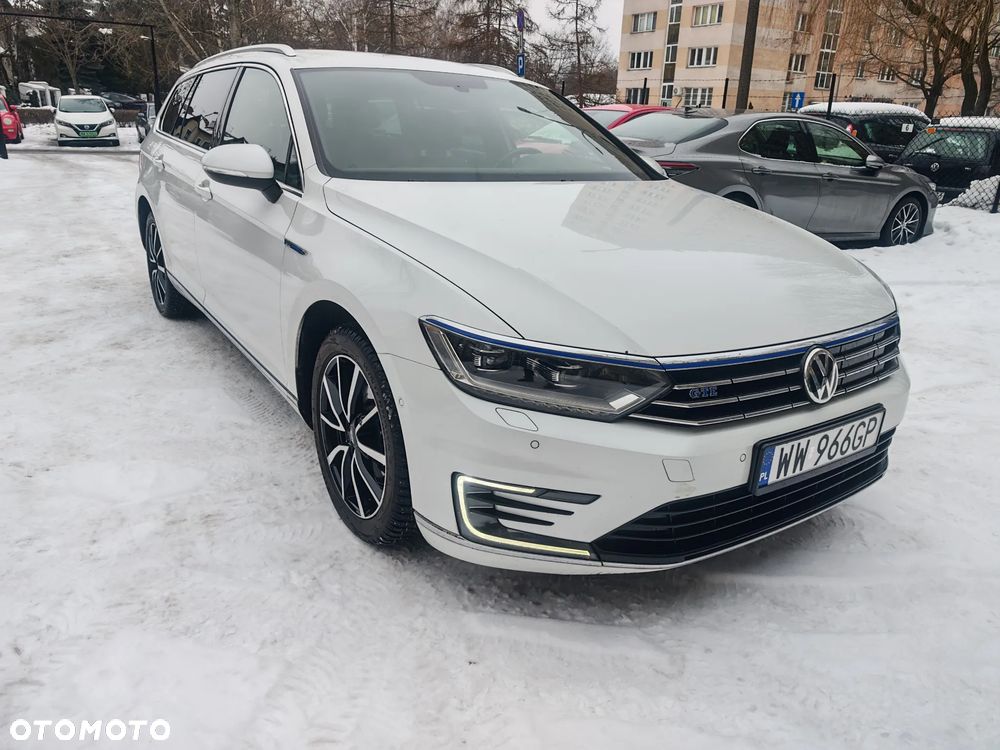 Toyota Prius 1.8 HSD Prestige - 1