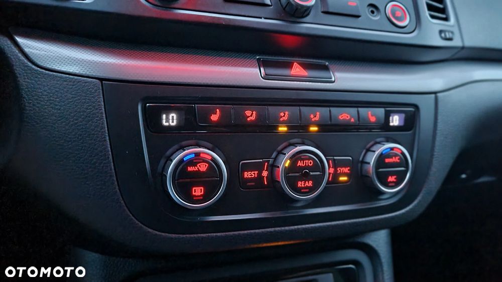 Volkswagen Sharan 2.0 TDI Comfortline - 24