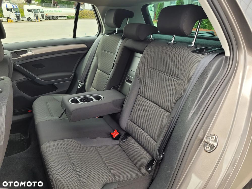 Volkswagen Golf 1.6 TDI BMT Comfortline - 21
