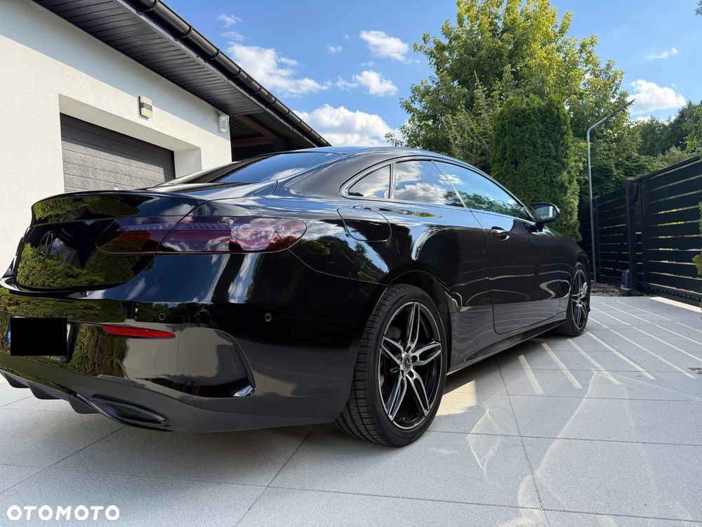 Mercedes-Benz Klasa E 220 d Coupe 4-Matic 9G-TRONIC - 2