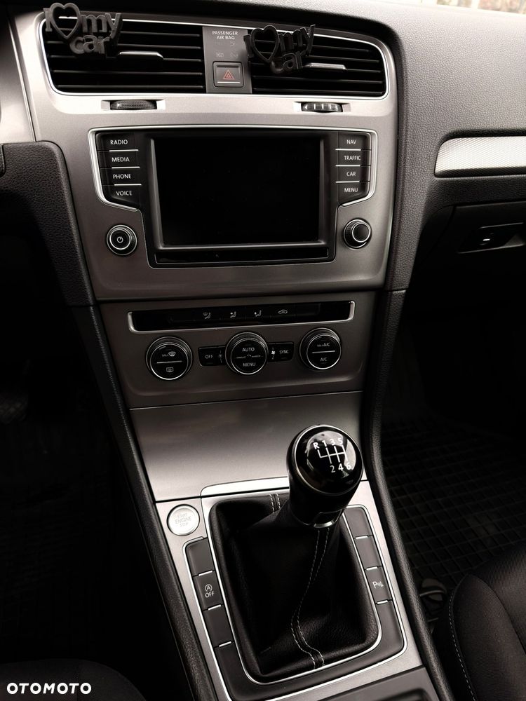 Volkswagen Golf 1.2 TSI BMT Comfortline - 12