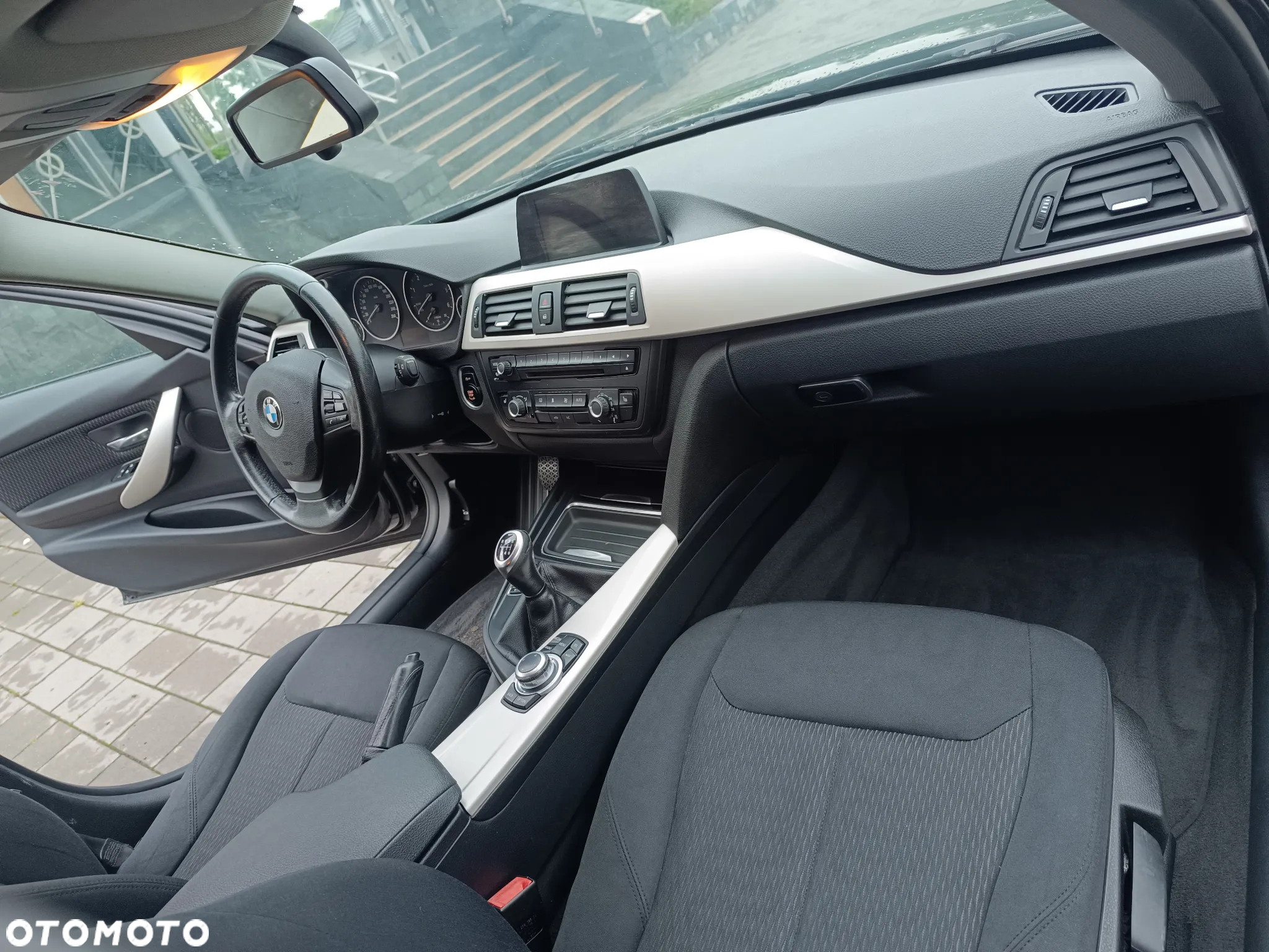 BMW Seria 3 318d - 10