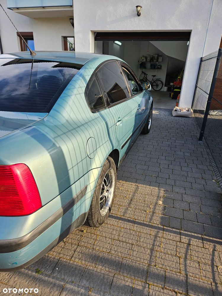 Volkswagen Passat 1.6 CL - 8