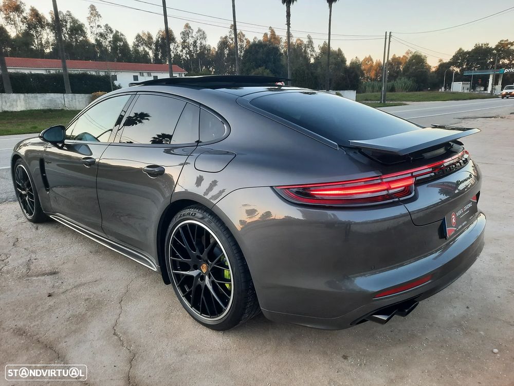 Porsche Panamera 4 E-Hybrid - 17