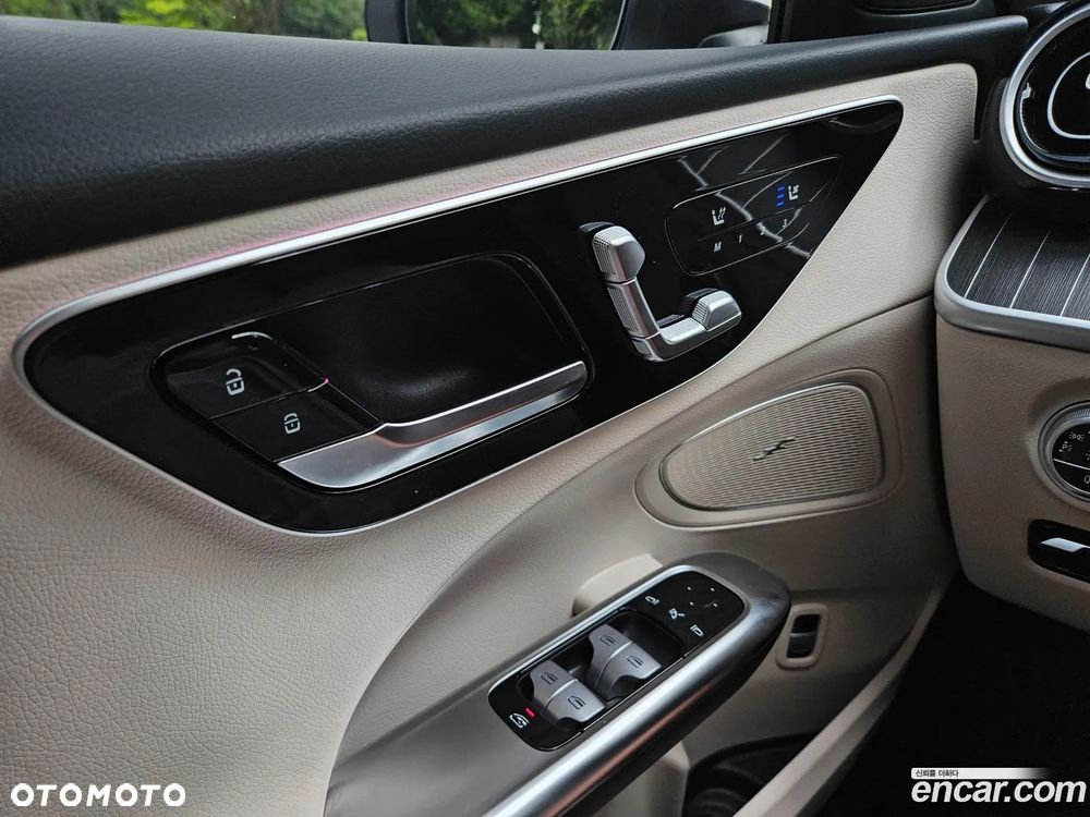 Mercedes-Benz Klasa C 300 4Matic 9G-TRONIC Avantgarde - 13