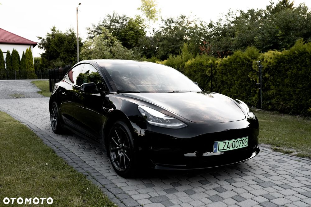 Tesla Model 3 - 3