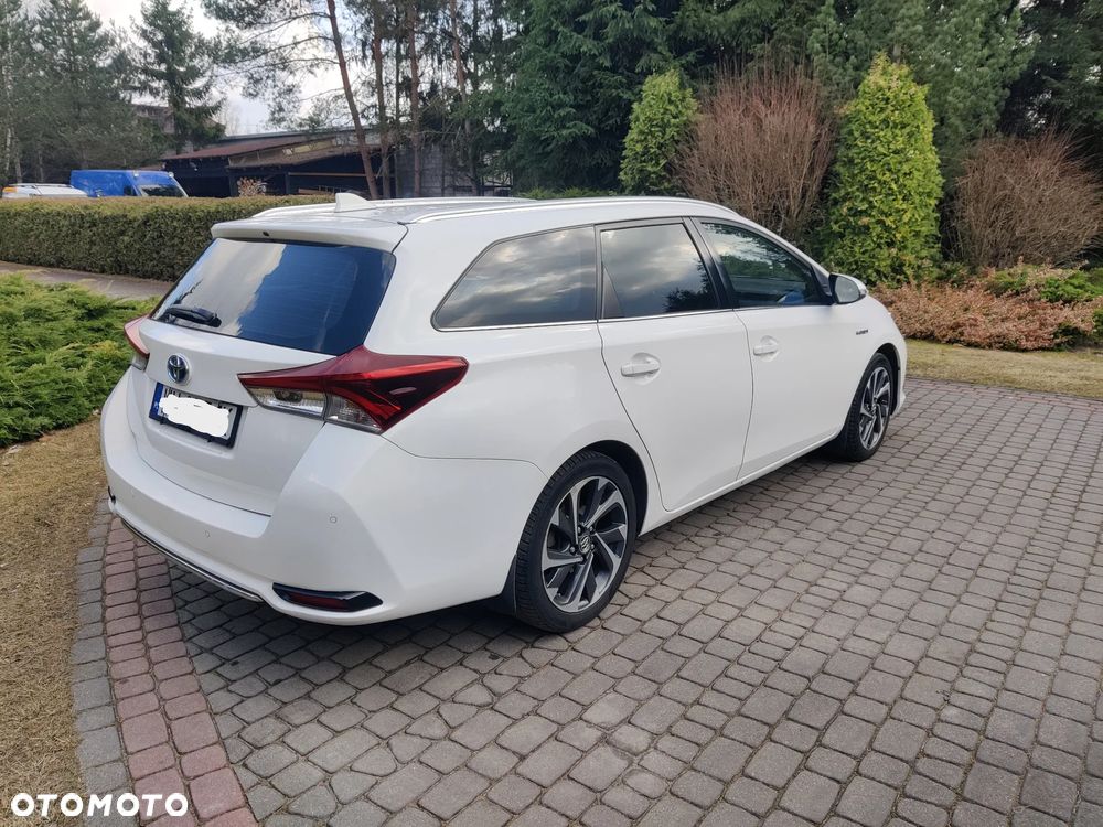 Toyota Auris Hybrid 135 Premium - 11
