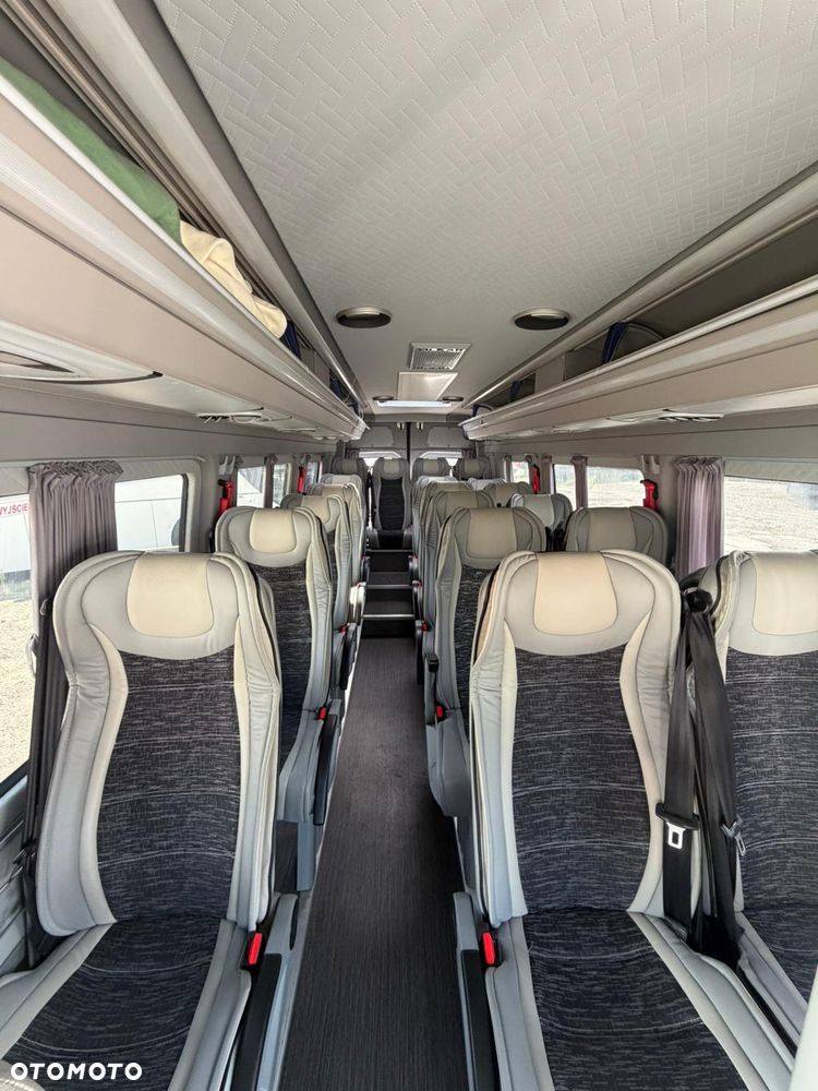Mercedes-Benz Sprinter - 17