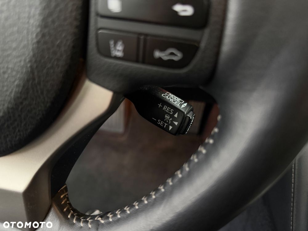 Lexus IS 300h Prestige - 25