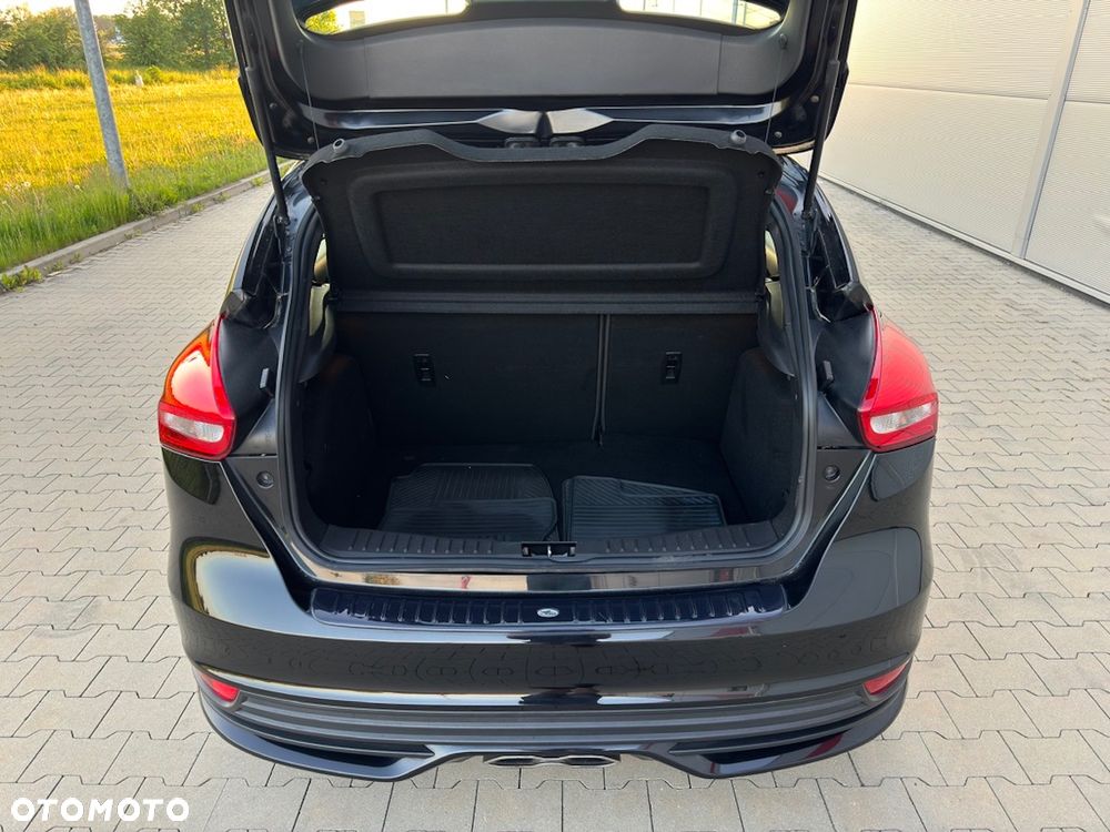 Ford Focus 2.0 TDCi ST - 36