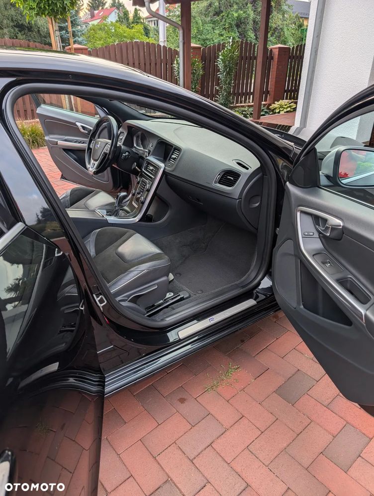 Volvo V60 D4 Drive-E R-Design Kinetic - 3