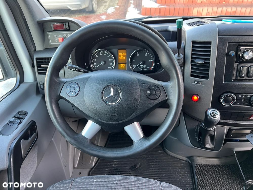 Mercedes-Benz Sprinter - 12