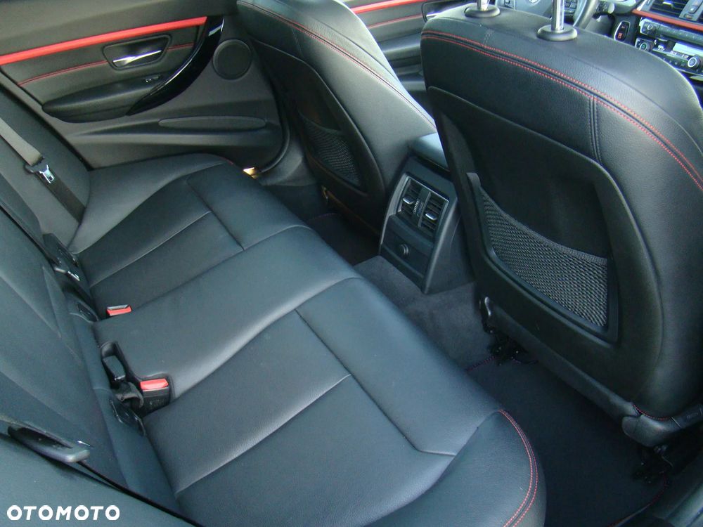 BMW Seria 3 320d xDrive Sport Line - 35