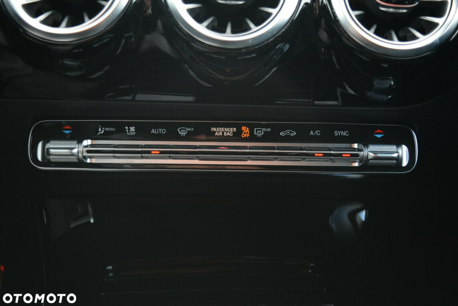 Mercedes-Benz CLA 200 AMG Line 7G-DCT - 23
