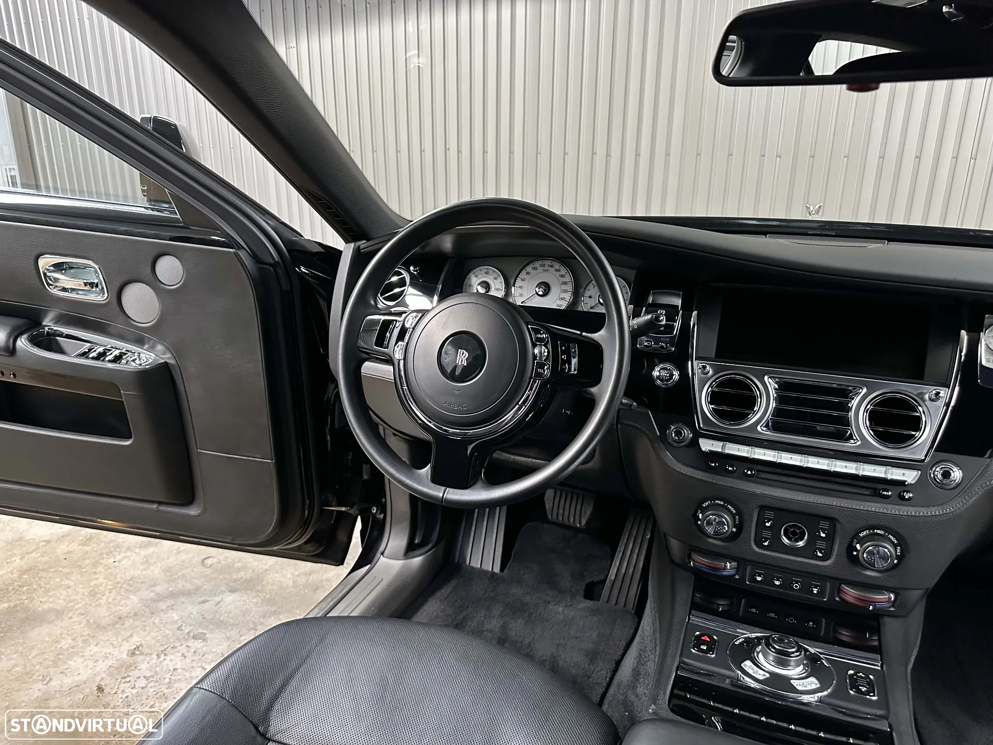 Rolls Royce Ghost - 33