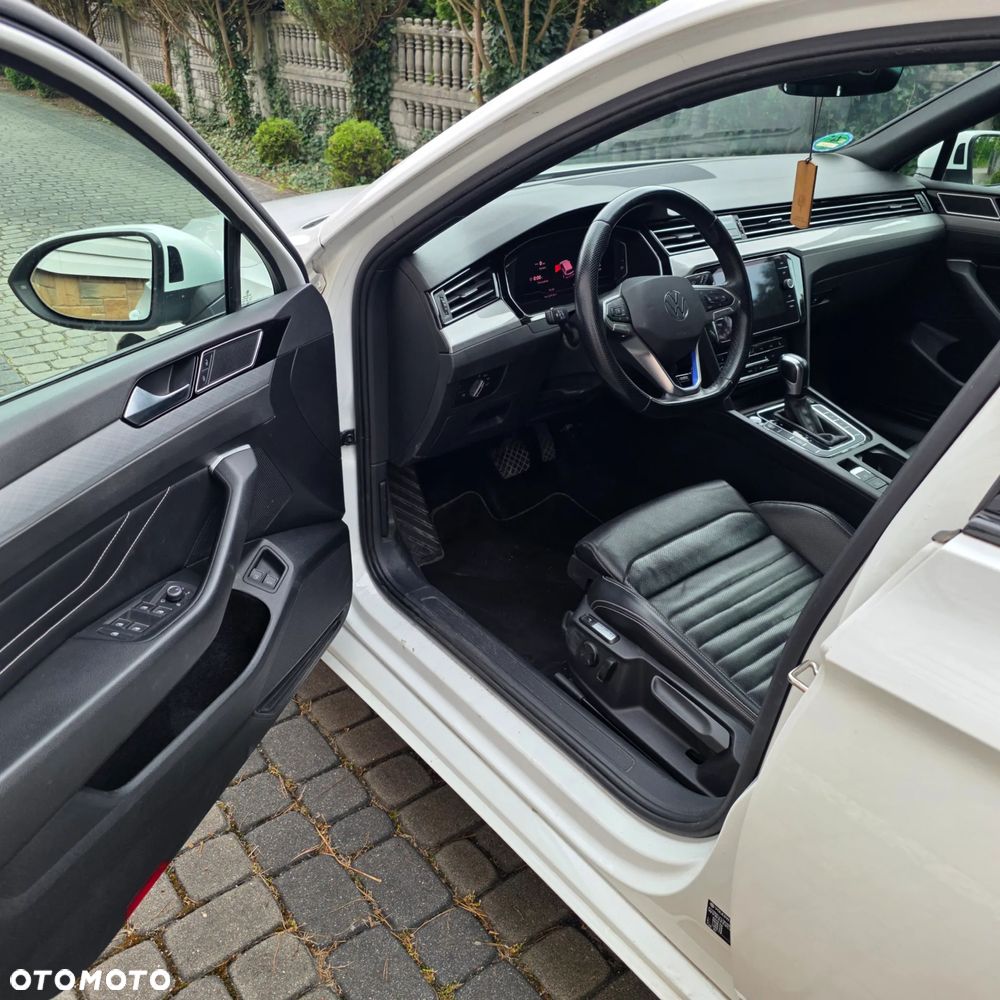 Volkswagen Passat - 8