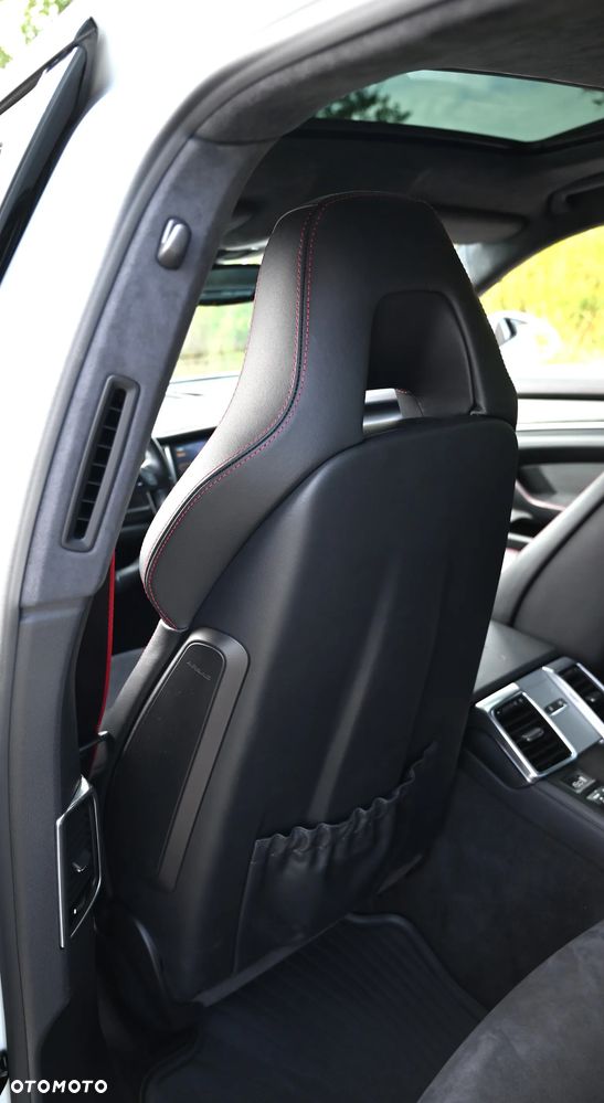 Porsche Panamera GTS PDK - 26