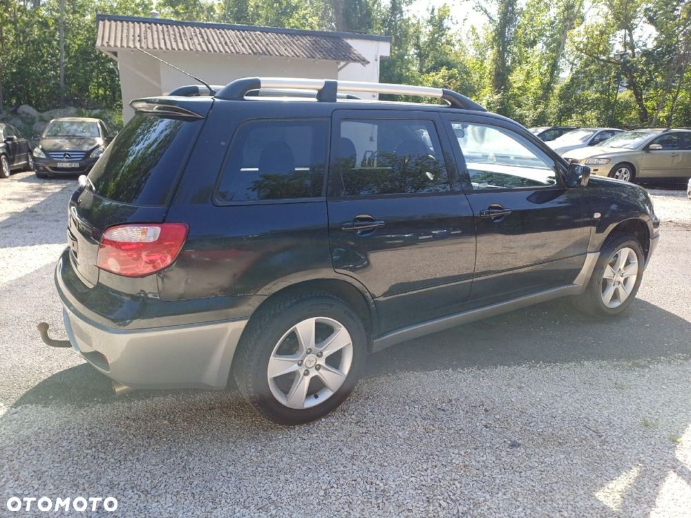 Mitsubishi Outlander - 4