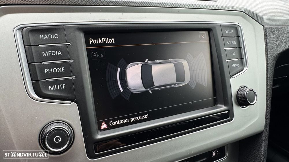 VW Passat 2.0 TDI Highline - 23