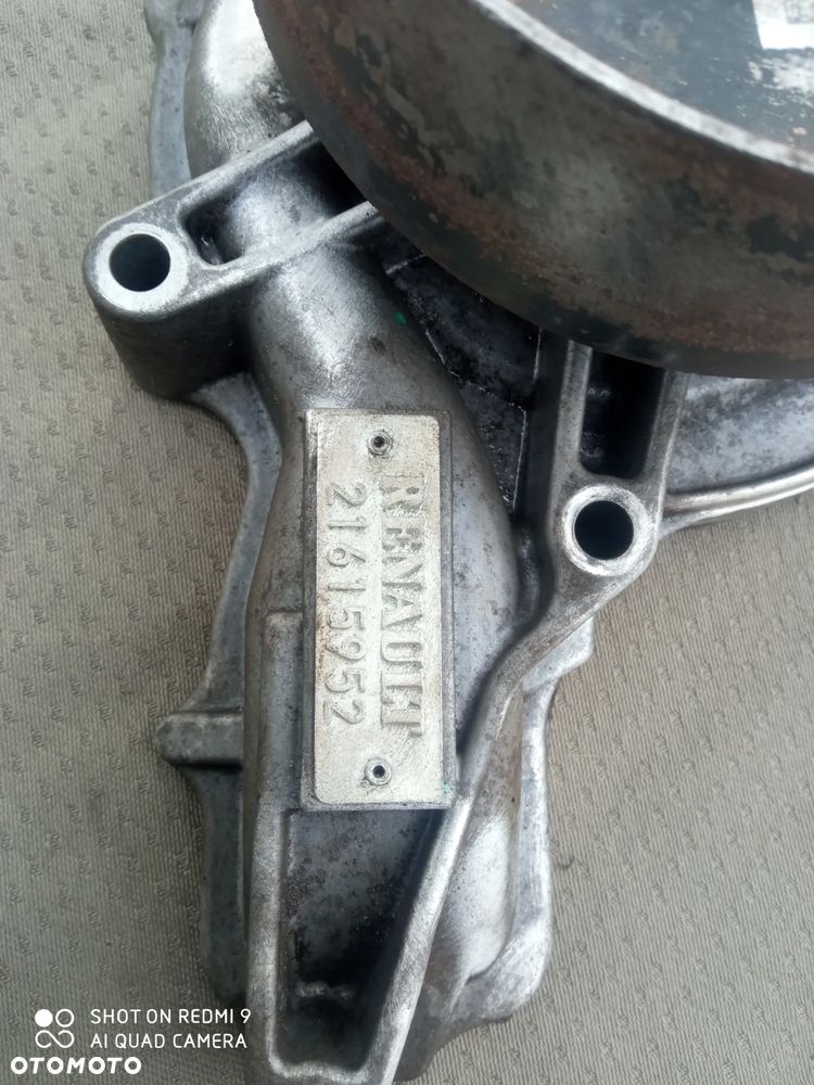 pompa wody płynu RENAULT premium DXI nr 21615952 - 2