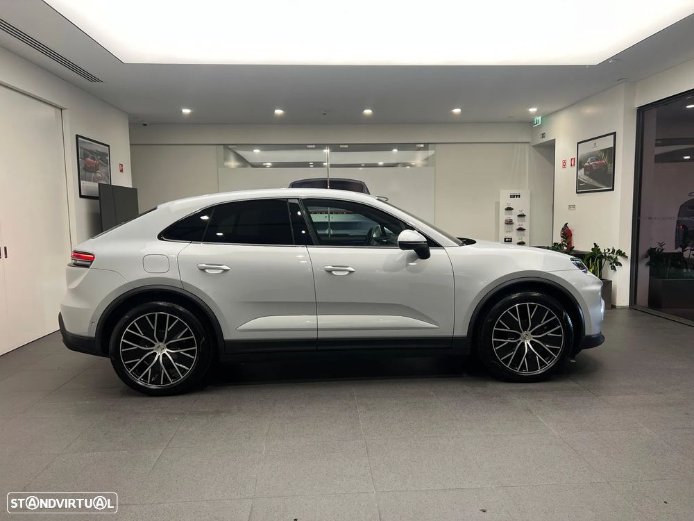 Porsche Macan Electric 4 - 10