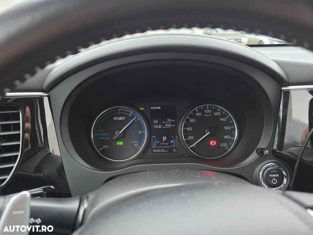 Mitsubishi Outlander PHEV 2.4 L 4X4 Instyle - 9