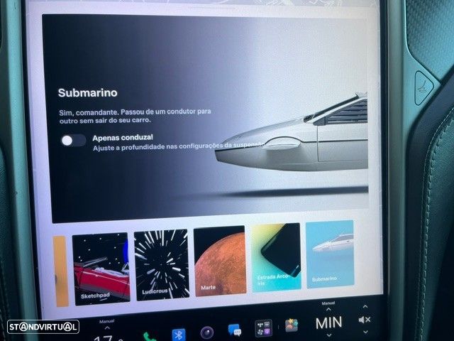 Tesla Model X - 15