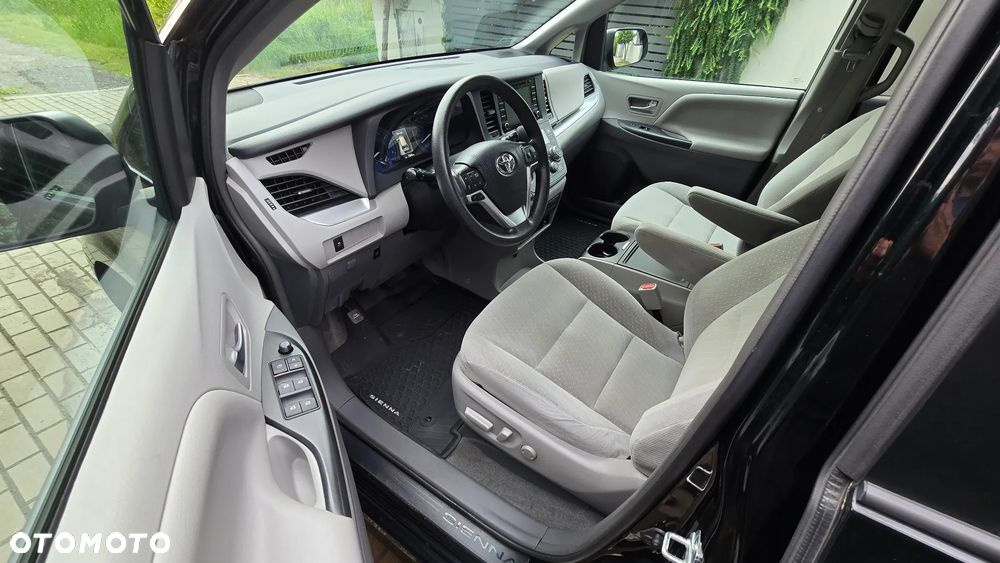 Toyota Sienna 3.5 V6 LE AWD - 6