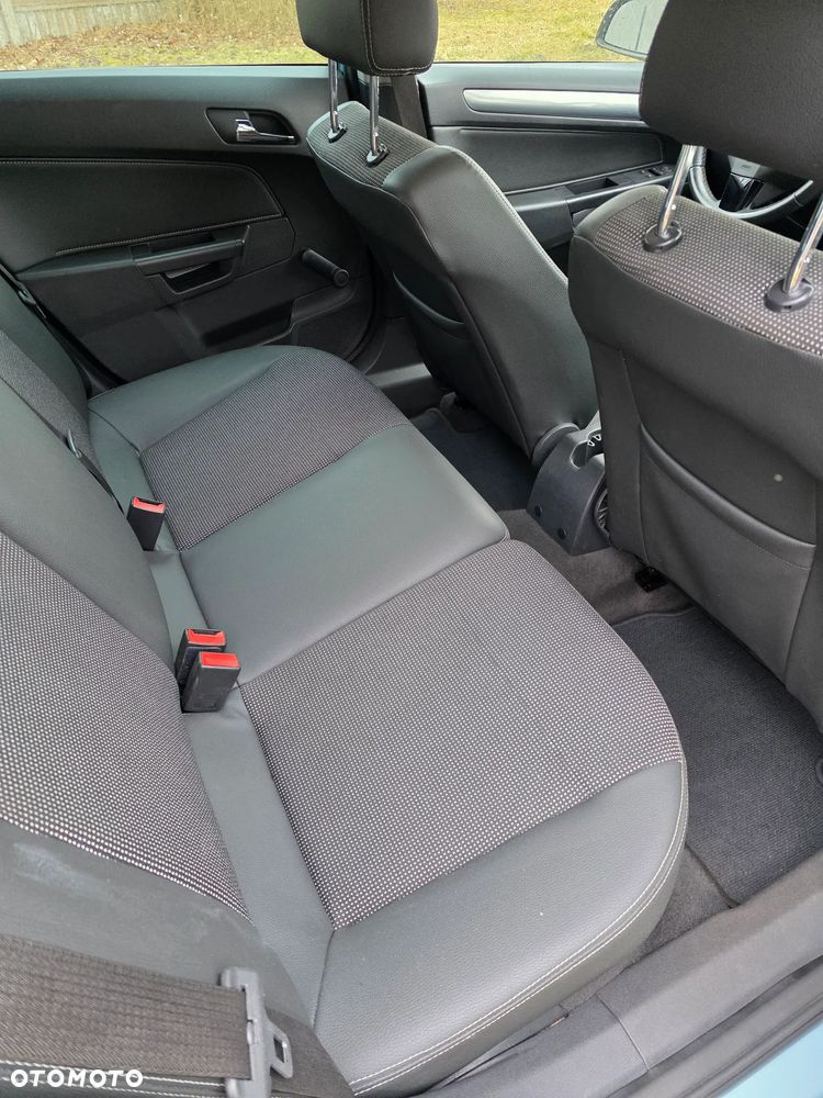 Opel Astra 1.6 Innovation 110 Jahre - 9