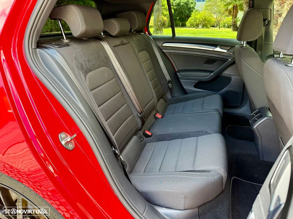 VW Golf R 4Motion BlueMotion DSG - 12