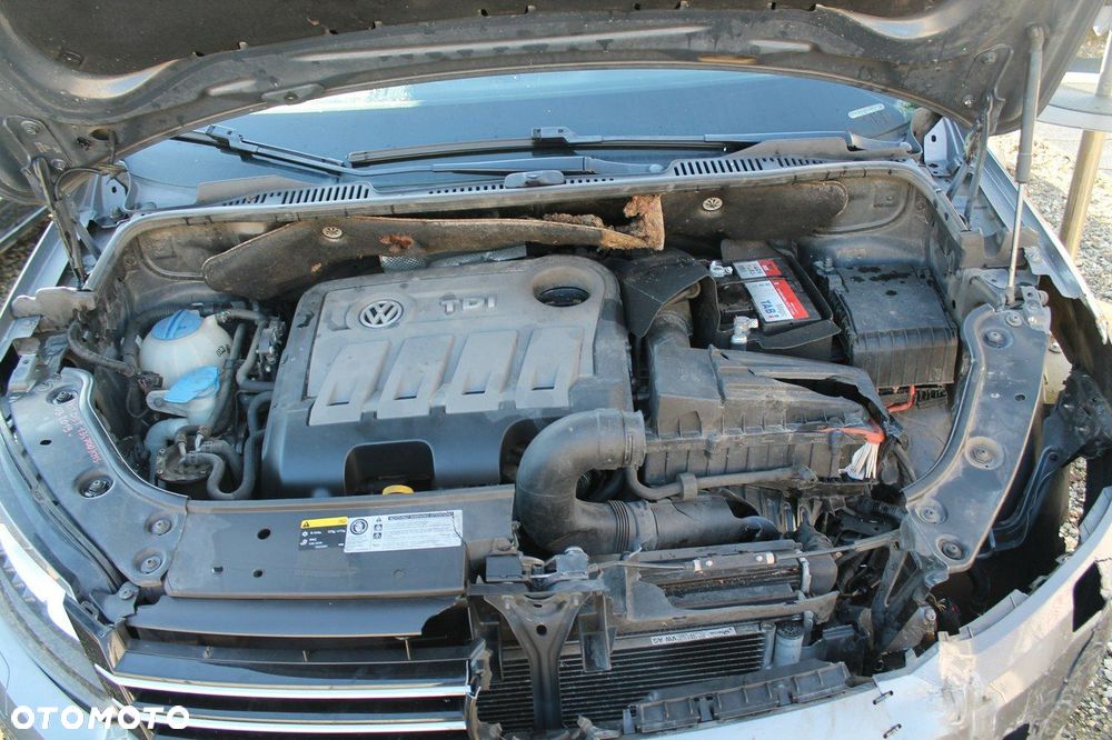 Volkswagen Touran - 22