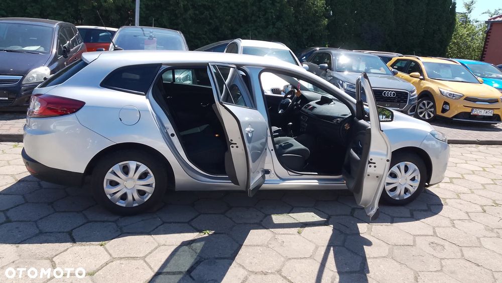 Renault Megane dCi 90 FAP Paris - 6