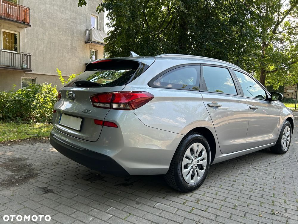 Hyundai i30 1.5 DPI Classic + - 36