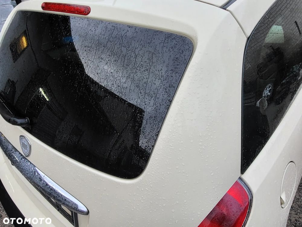 KLAPA BAGAŻNIKA LANCIA YPSILON KOMPLETNA SZYBA - 5