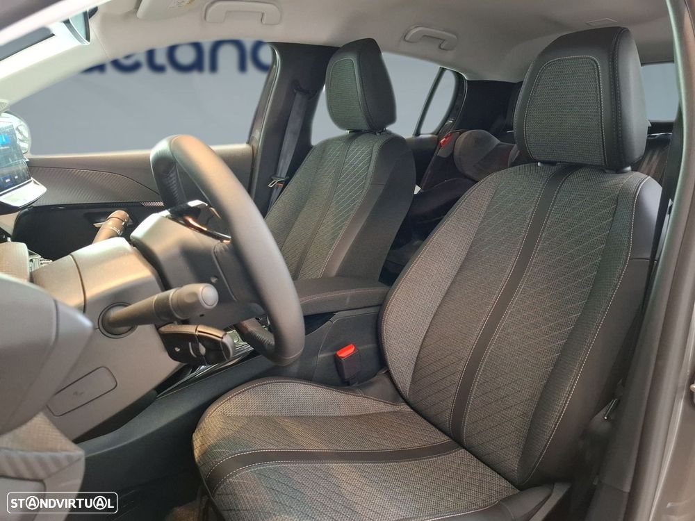 Peugeot e-208 50 kWh Allure — fotografia 9