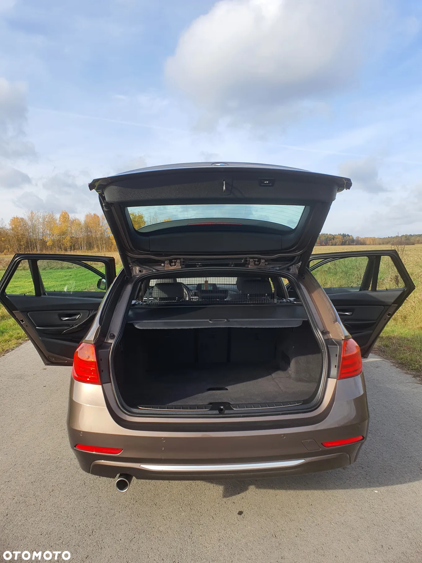BMW Seria 3 318d Touring Modern Line - 28