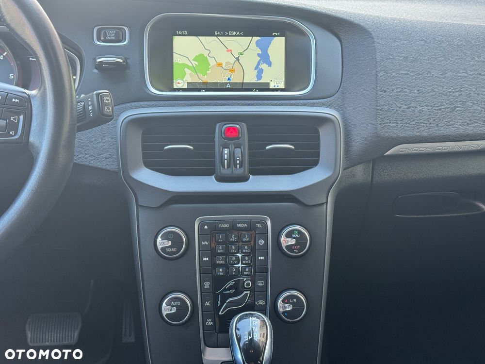 Volvo V40 Cross Country D2 Geartronic Summum - 28