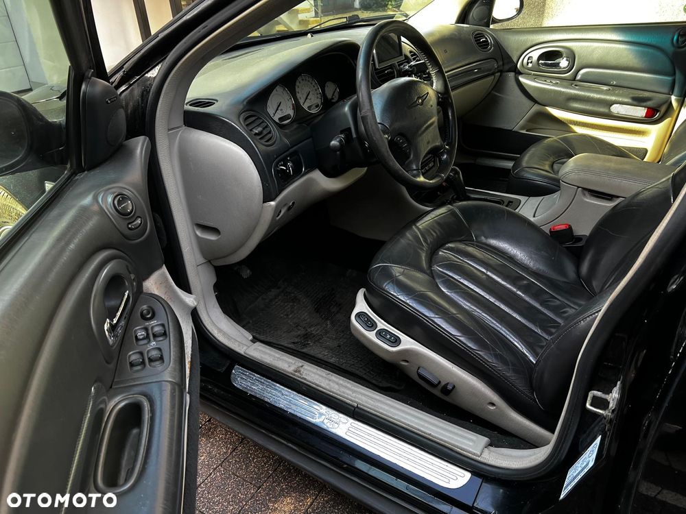 Chrysler 300M - 8