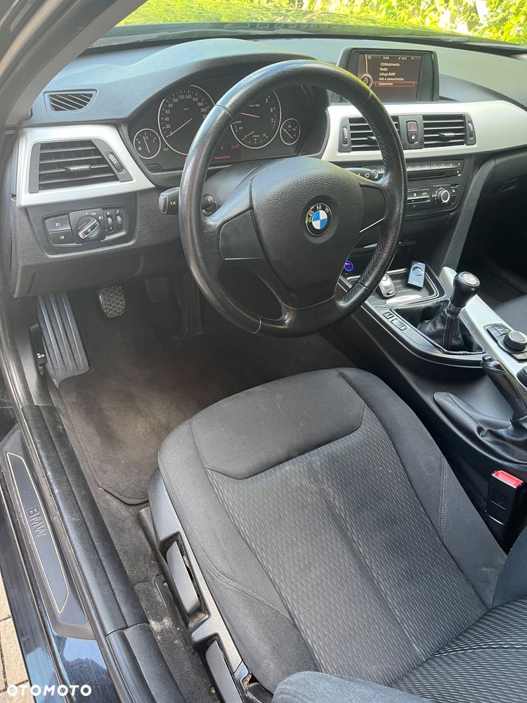 BMW Seria 3 316i - 23