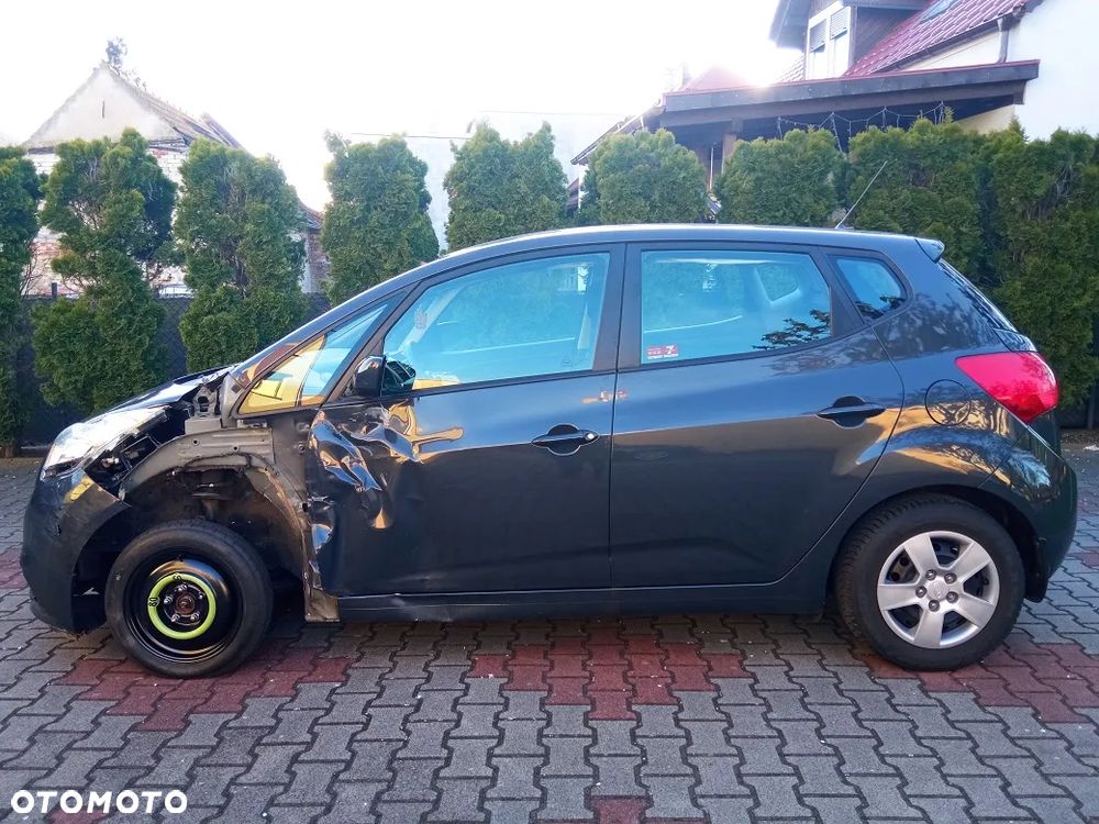 Kia Venga 1.6 L - 6