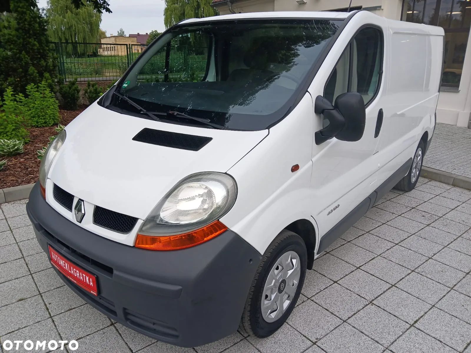 Renault TRAFIC - 1