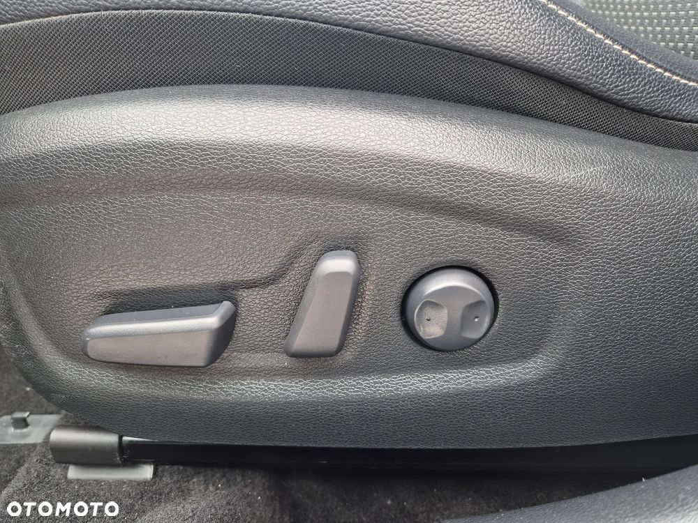 Kia Ceed 1.6 CRDi DCT GT Line - 24