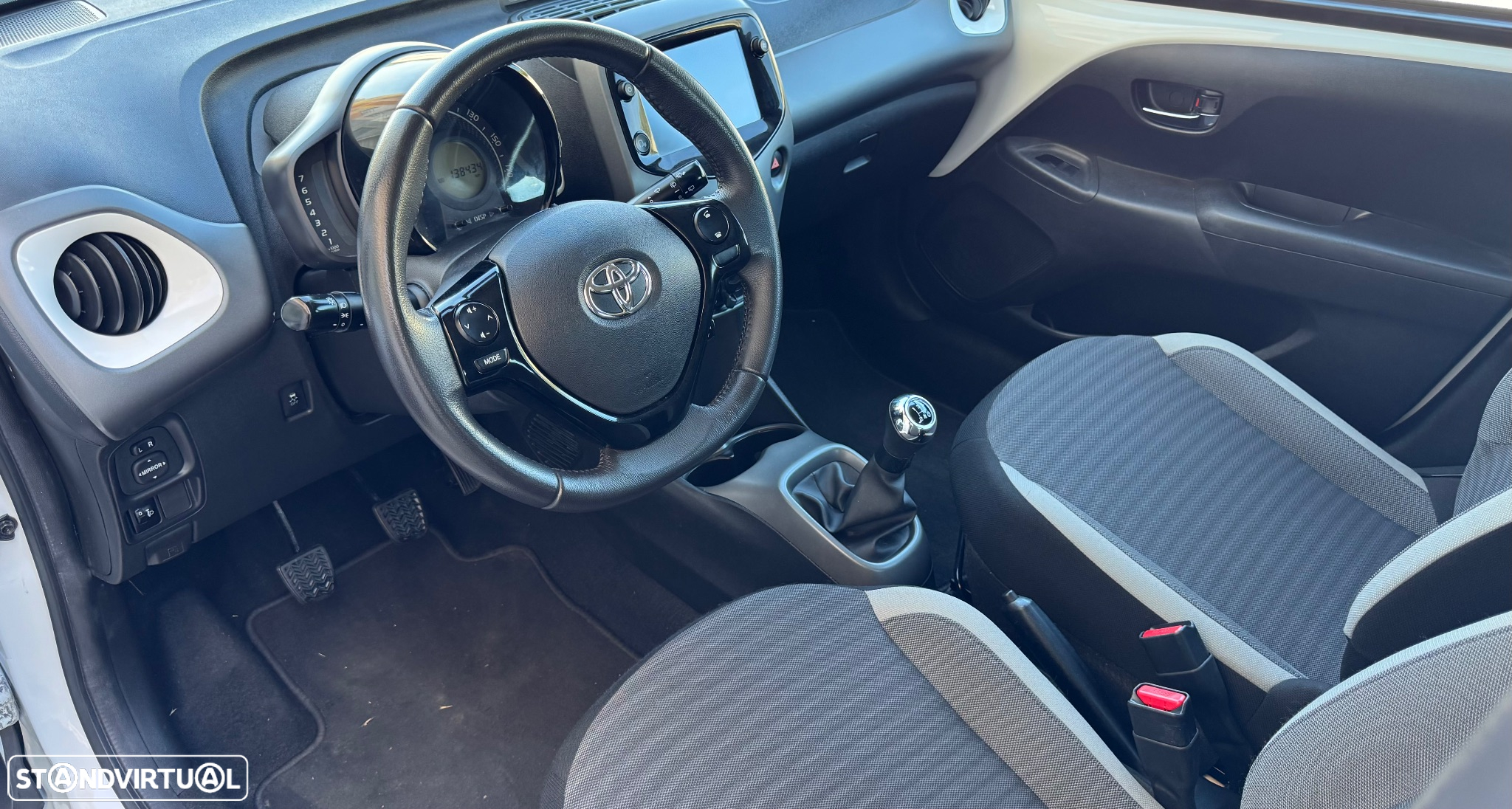 Toyota Aygo 1.0 X-Play+X-Touch - 24