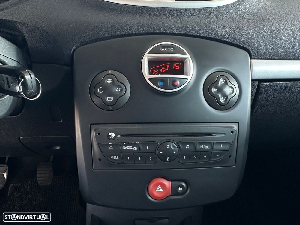 Renault Clio 1.2 16V Dynamique S - 12