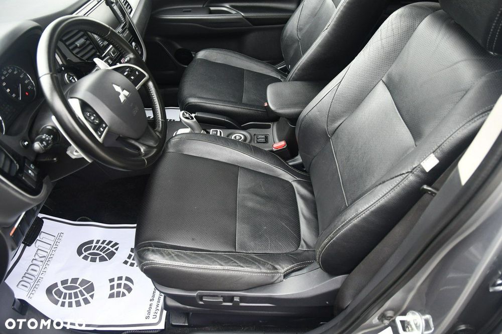 Mitsubishi Outlander - 15