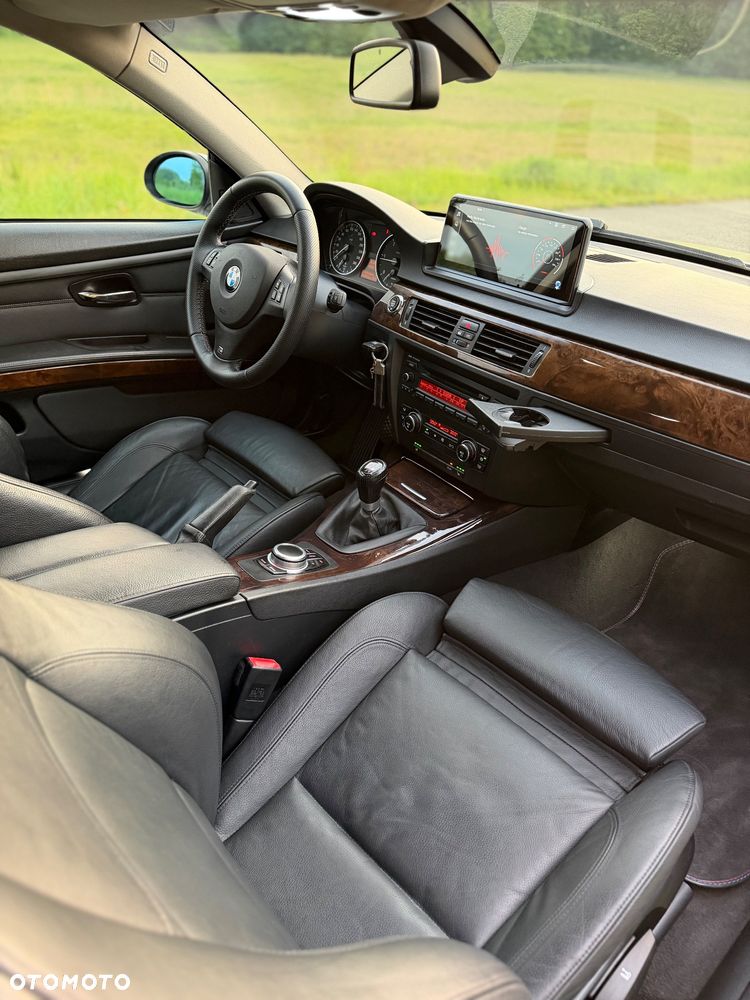 BMW Seria 3 320d - 16