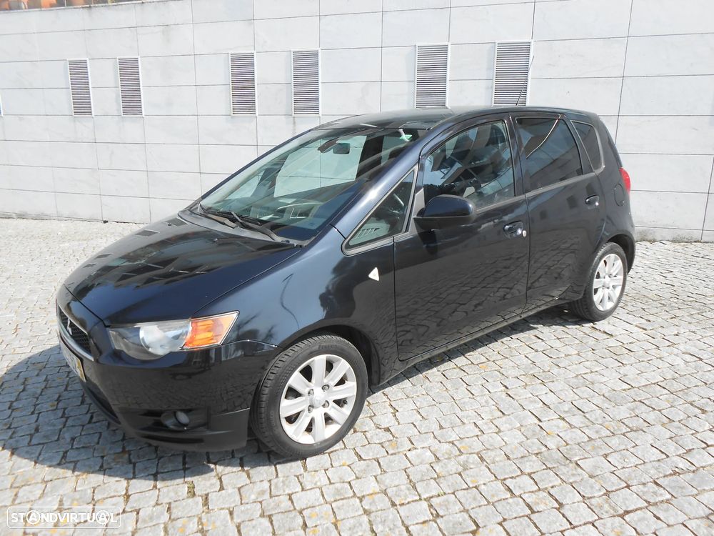 Mitsubishi Colt - 1