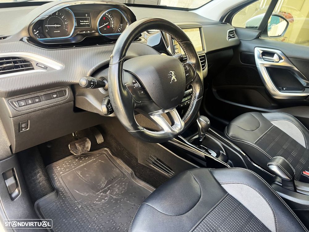 Peugeot 2008 1.2 PureTech Allure EAT6 - 13