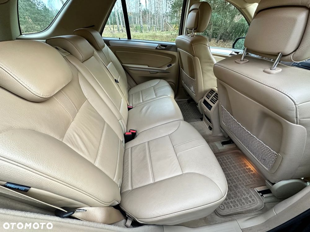 Mercedes-Benz ML 300 CDI 4Matic 7G-TRONIC DPF BlueEFFICIENCY - 23